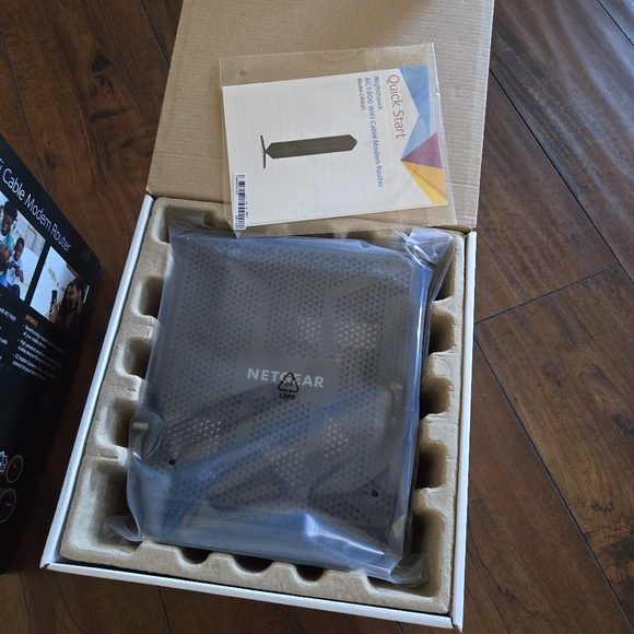 Netgear C6900 Nighthawk AC1900 WiFi Cable Modem Router Dual Band Wired Wireless - Picture 8 of 14